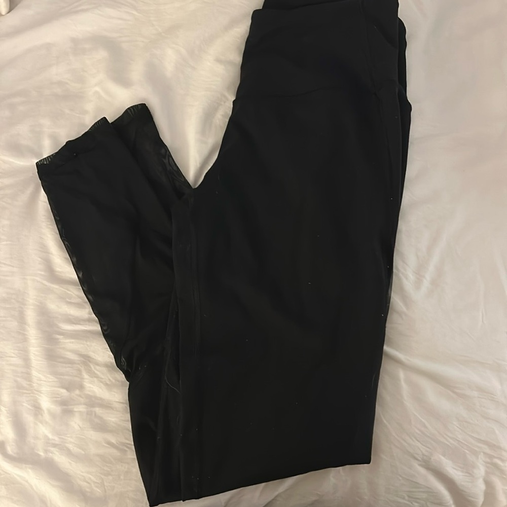 Victoria sport leggings with sheer material at the bottom